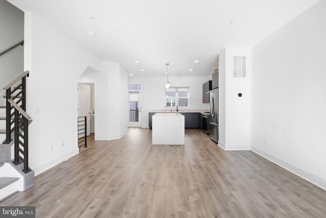 3509 SUTTON HEIGHTS CIR, Fairfax, VA 22031