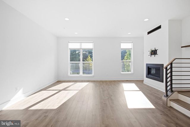 3509 SUTTON HEIGHTS CIR, Fairfax, VA 22031