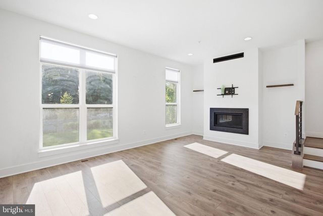 3509 SUTTON HEIGHTS CIR, Fairfax, VA 22031