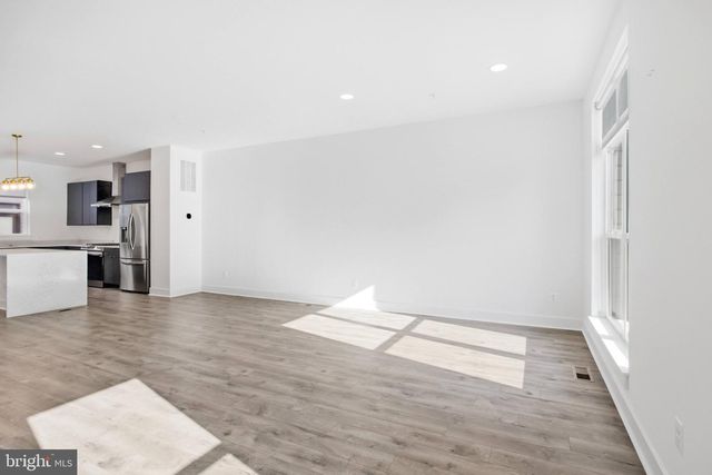 3509 SUTTON HEIGHTS CIR, Fairfax, VA 22031