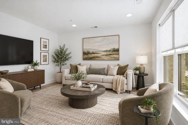 3509 SUTTON HEIGHTS CIR, Fairfax, VA 22031