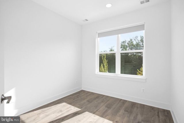 3509 SUTTON HEIGHTS CIR, Fairfax, VA 22031