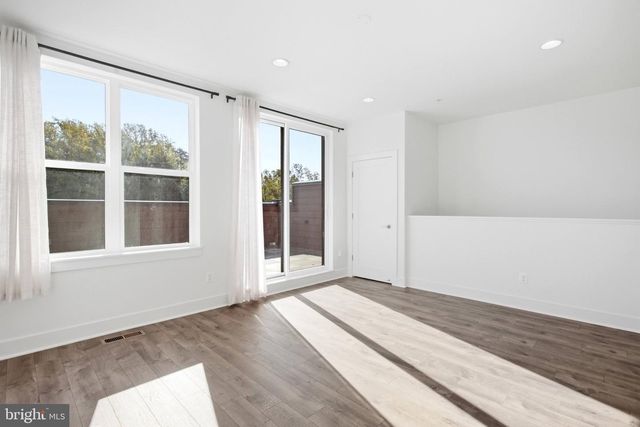 3509 SUTTON HEIGHTS CIR, Fairfax, VA 22031