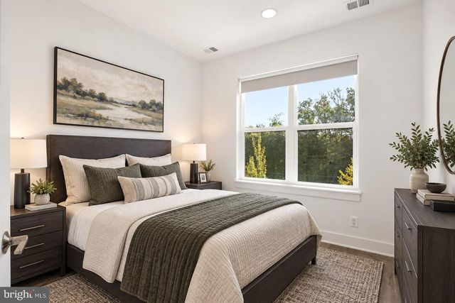 3509 SUTTON HEIGHTS CIR, Fairfax, VA 22031