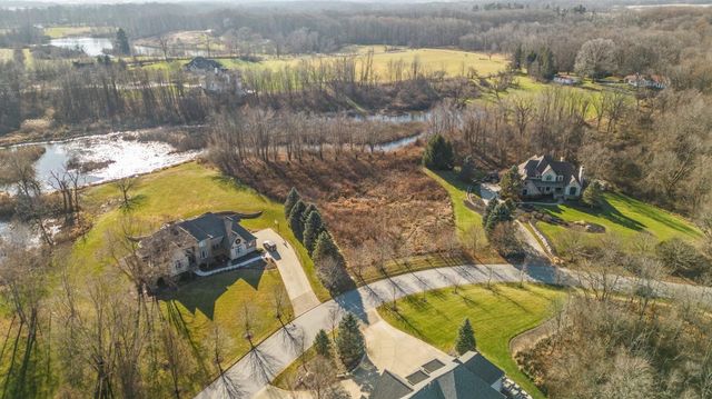 390 Saint Andre Drive, Valparaiso, IN 46383