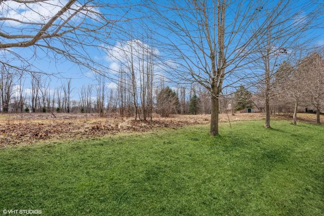 390 Saint Andre Drive, Valparaiso, IN 46383
