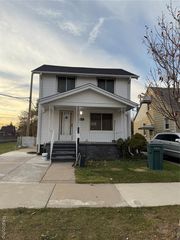 6533 Kingsley Street, Dearborn, MI 48126