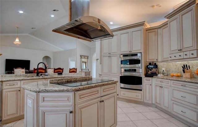 3111 4th ST NW, Naples, FL 34120
