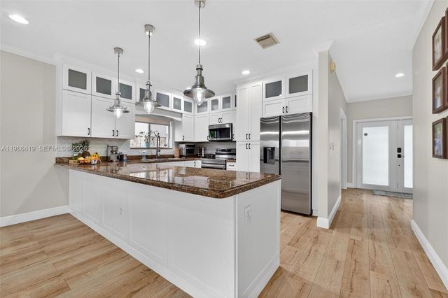 15874 SW 138th Ter 2, Miami, FL 33196