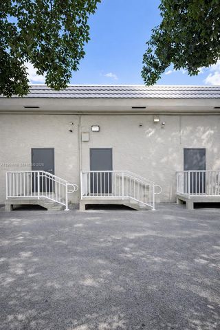 7842 Coral Way, Miami, FL 33155