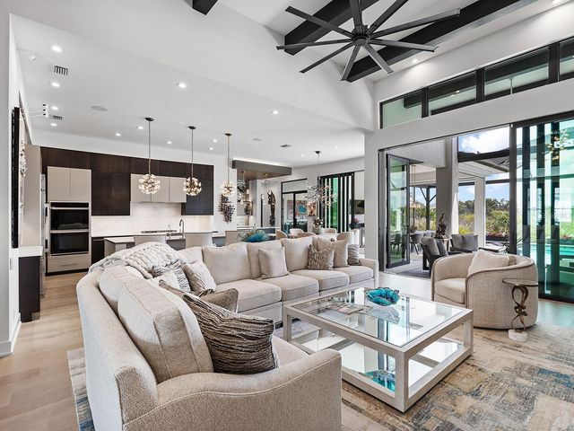 1095 BLUE SHELL LOOP, Sarasota, FL 34240