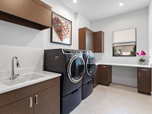 1095 BLUE SHELL LOOP, Sarasota, FL 34240
