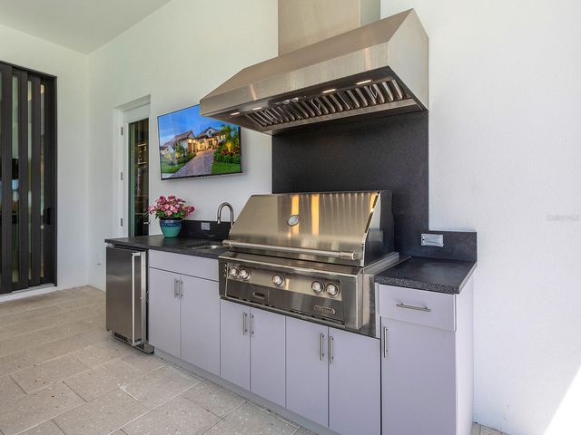 1095 BLUE SHELL LOOP, Sarasota, FL 34240