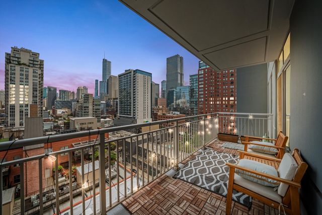 330 W GRAND Avenue 1207, Chicago, IL 60654