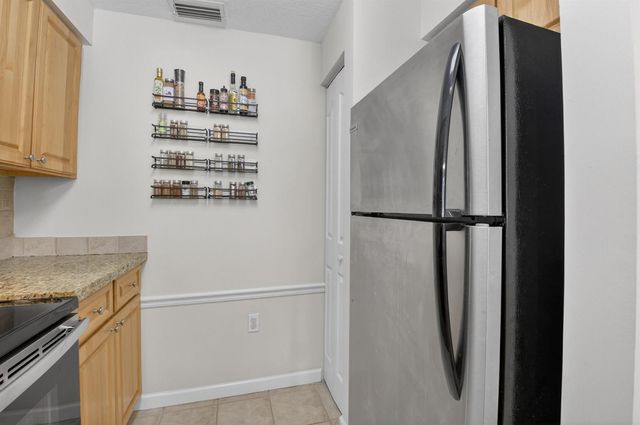 2022 Alta Meadows Lane 607, Delray Beach, FL 33444