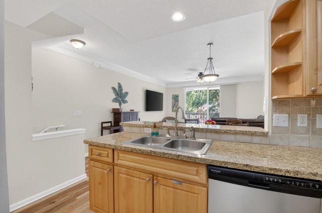 2022 Alta Meadows Lane 607, Delray Beach, FL 33444