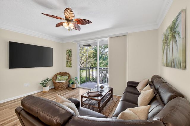 2022 Alta Meadows Lane 607, Delray Beach, FL 33444