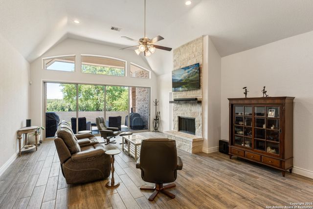 581 Vale Ct, New Braunfels, TX 78132