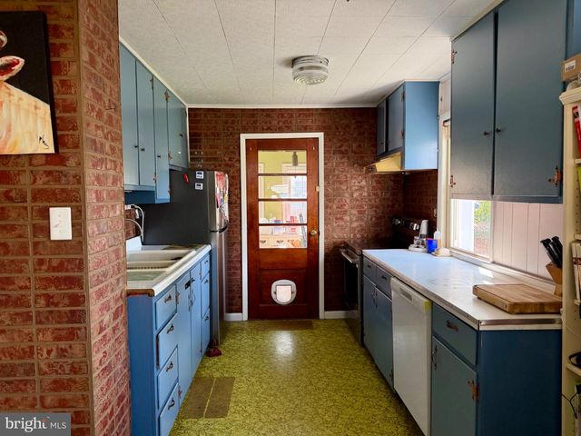 215 E 5TH ST, Front Royal, VA 22630