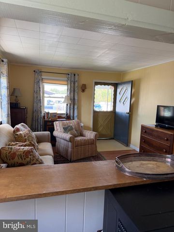 215 E 5TH ST, Front Royal, VA 22630