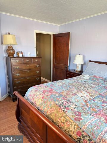 215 E 5TH ST, Front Royal, VA 22630