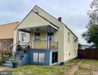 215 E 5TH ST, Front Royal, VA 22630