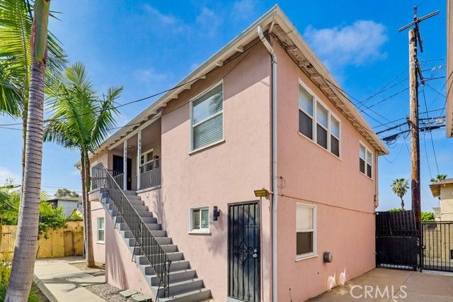 2661 Lime Avenue, Signal Hill, CA 90755