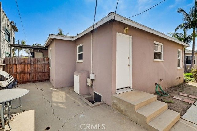 2661 Lime Avenue, Signal Hill, CA 90755