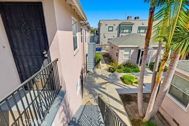 2661 Lime Avenue, Signal Hill, CA 90755