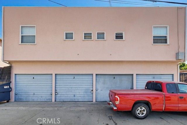 2661 Lime Avenue, Signal Hill, CA 90755