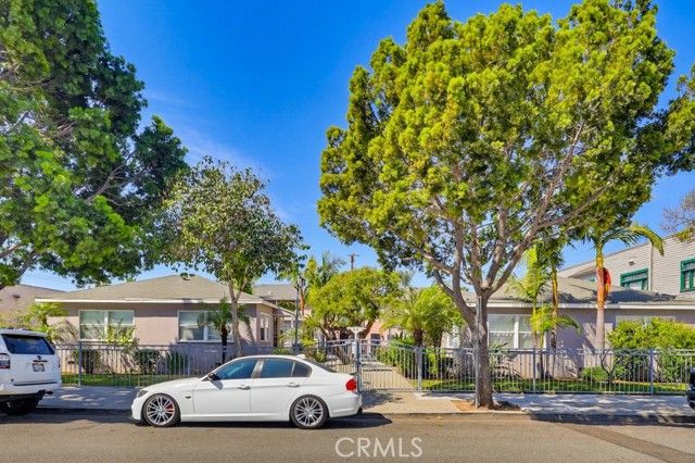 2661 Lime Avenue, Signal Hill, CA 90755