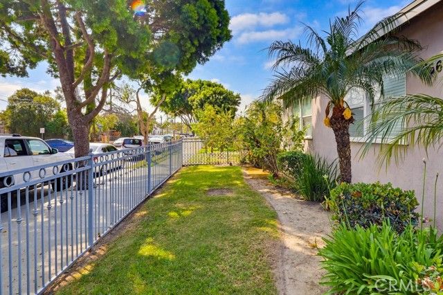 2661 Lime Avenue, Signal Hill, CA 90755