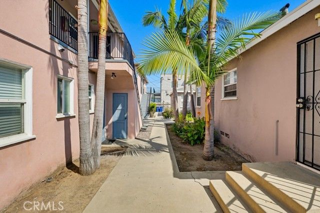 2661 Lime Avenue, Signal Hill, CA 90755