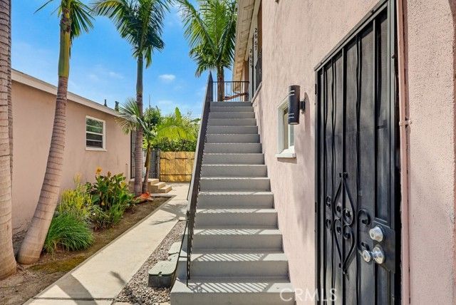 2661 Lime Avenue, Signal Hill, CA 90755