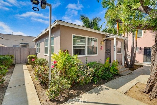 2661 Lime Avenue, Signal Hill, CA 90755