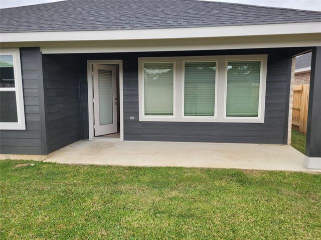 4951 Pine Haven Lane, Fresno, TX 77545