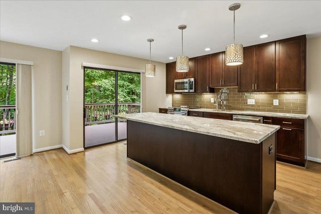 11310 DOCKSIDE CIR, Reston, VA 20191