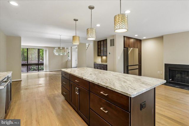 11310 DOCKSIDE CIR, Reston, VA 20191
