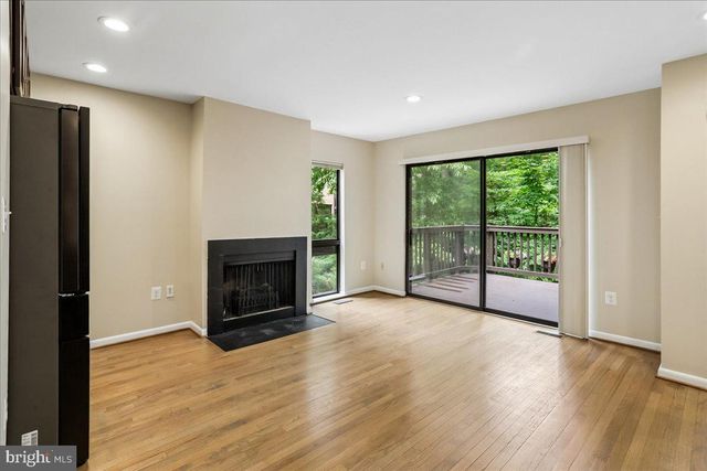 11310 DOCKSIDE CIR, Reston, VA 20191