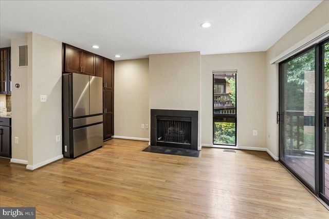 11310 DOCKSIDE CIR, Reston, VA 20191
