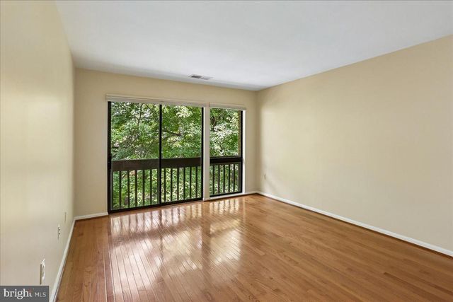 11310 DOCKSIDE CIR, Reston, VA 20191