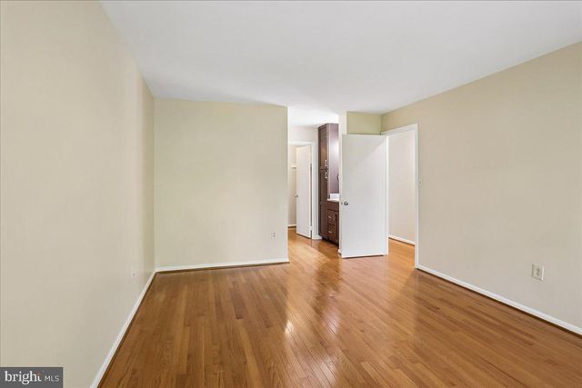 11310 DOCKSIDE CIR, Reston, VA 20191
