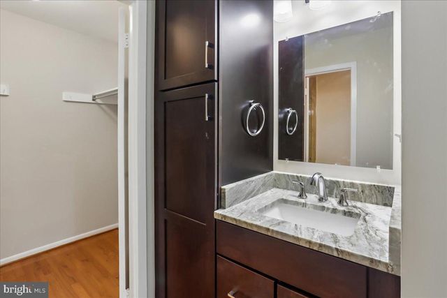 11310 DOCKSIDE CIR, Reston, VA 20191