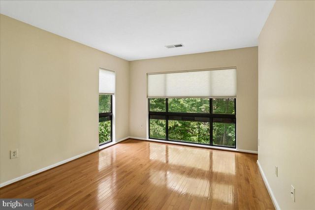 11310 DOCKSIDE CIR, Reston, VA 20191