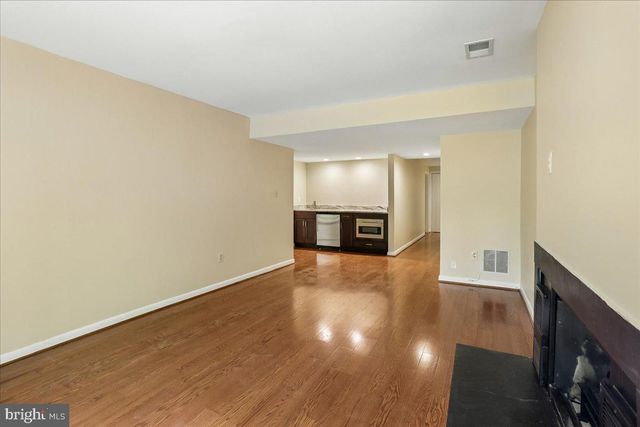 11310 DOCKSIDE CIR, Reston, VA 20191