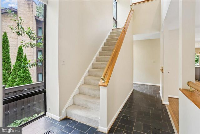11310 DOCKSIDE CIR, Reston, VA 20191