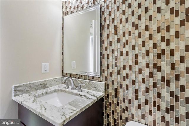 11310 DOCKSIDE CIR, Reston, VA 20191