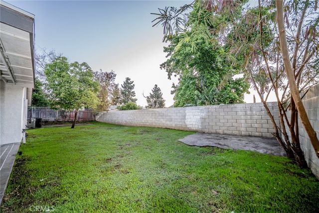 555 N Chestnut, Rialto, CA 92376