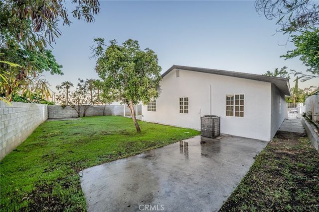 555 N Chestnut, Rialto, CA 92376