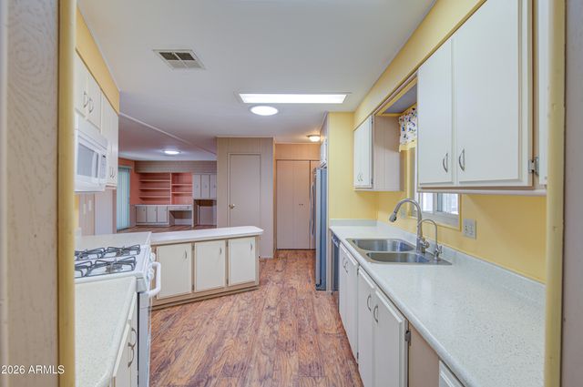 7303 E Baywood Avenue, Mesa, AZ 85208